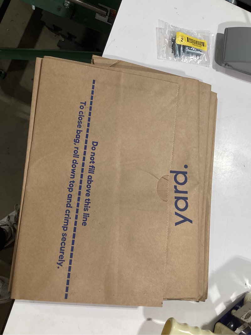 Condition photo showing Good Condition for lowe's 30-gallons brown/tan outdoor paper lawn and leaf trash bag (5-count)