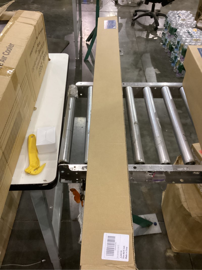 Condition photo showing New/Like New for Blinds