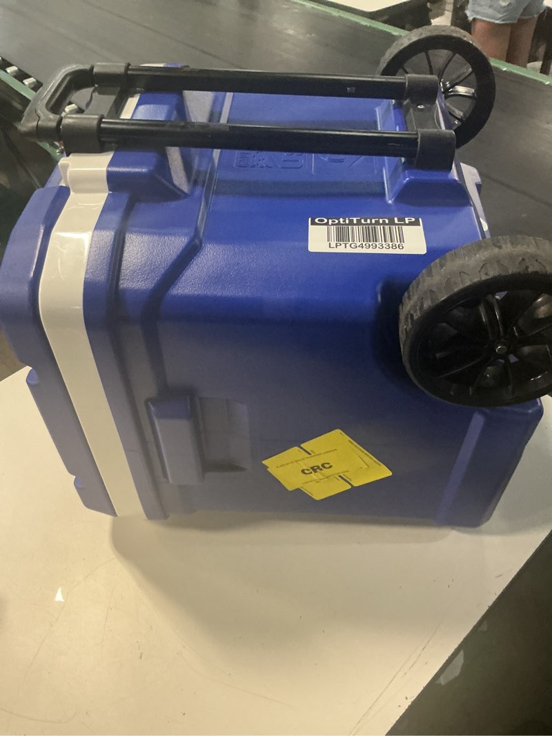 Condition photo showing Good Condition for igloo latitude 60qt rolling cooler - blue