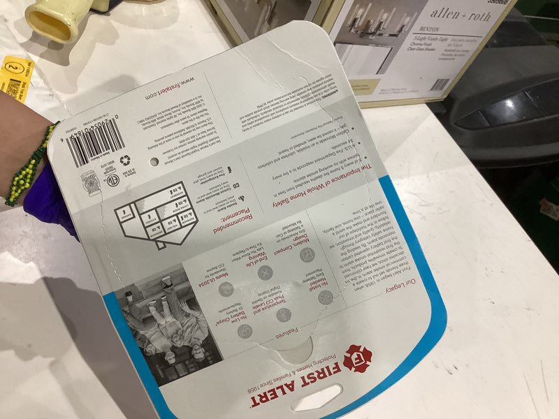 Condition photo showing New/Like New for first alert 10-year battery battery-operated carbon monoxide detector