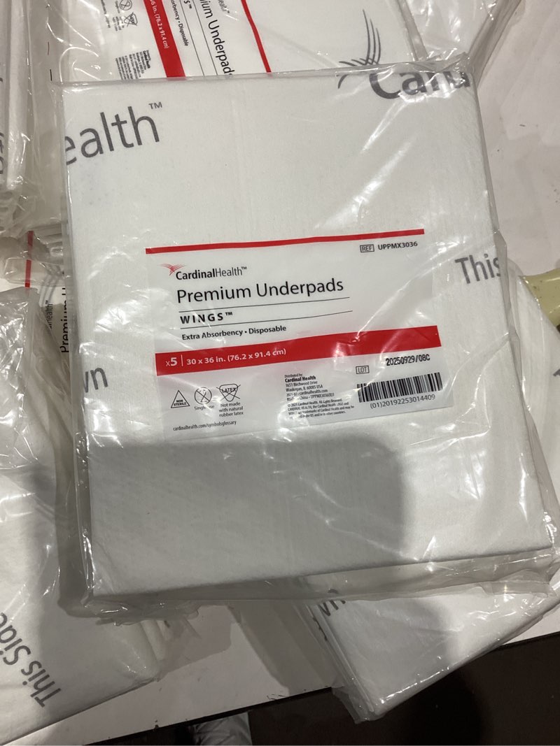 Condition photo showing New/Like New for cardinalhealth premium underpads wings x 5/30x36 in