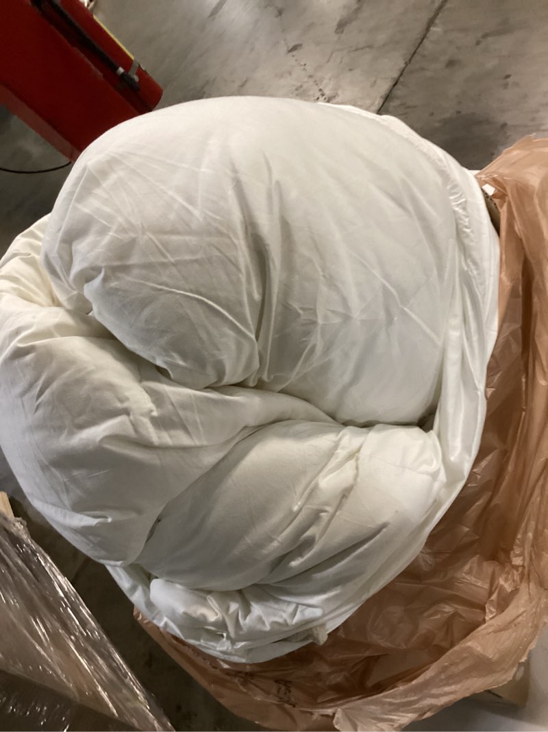 Condition photo showing As Is for DWR Luxury Feather Down Fiber Comforter King Size, Ultra-Soft Egyptian Cotton-Blend Fabric, High FP Medium Weight for All Season Hotel Style Fluffy Duvet Insert with Ties (106"x90", White) King White/Medium-weight