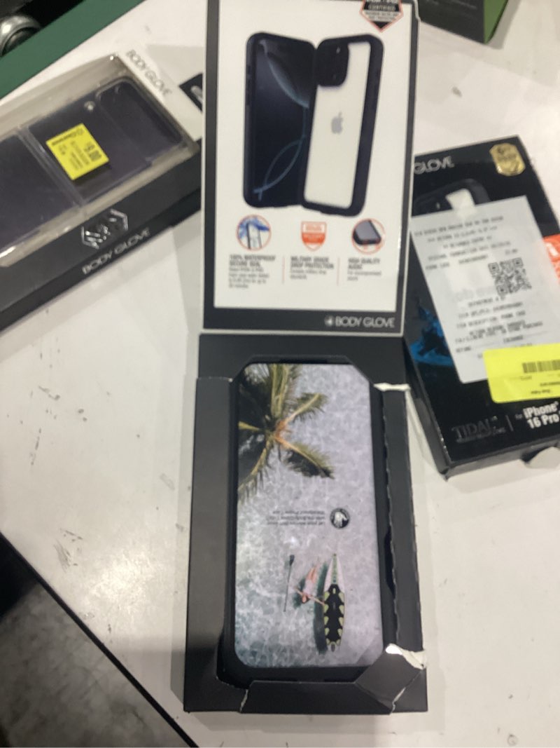 Condition photo showing Good Condition for body glove tidal waterproof phone case for iphone 16 pro max - black/clear