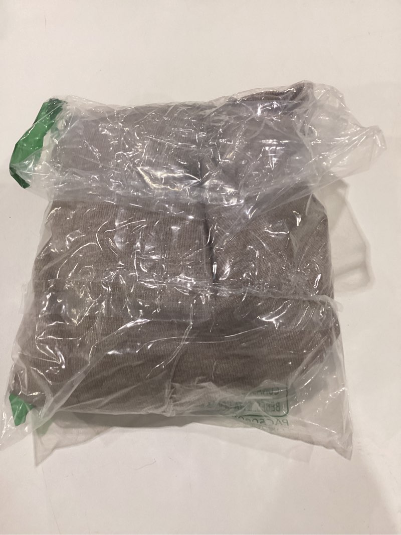 Condition photo showing Good Condition for MEROKEETY Women's 2025 Fall Long Sleeve Sweater V Neck Winter Tops Casual Lightweight Knit Pullover MEDIUM