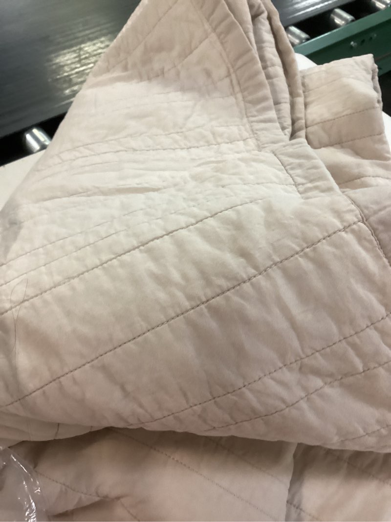 Condition photo showing Good Condition for organic airy gauze box quilt size: full/queen set: without sham set