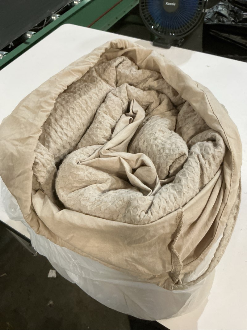 Condition photo showing Good Condition for quince organic luxe honeycomb duvet cover, king/cal king, sand