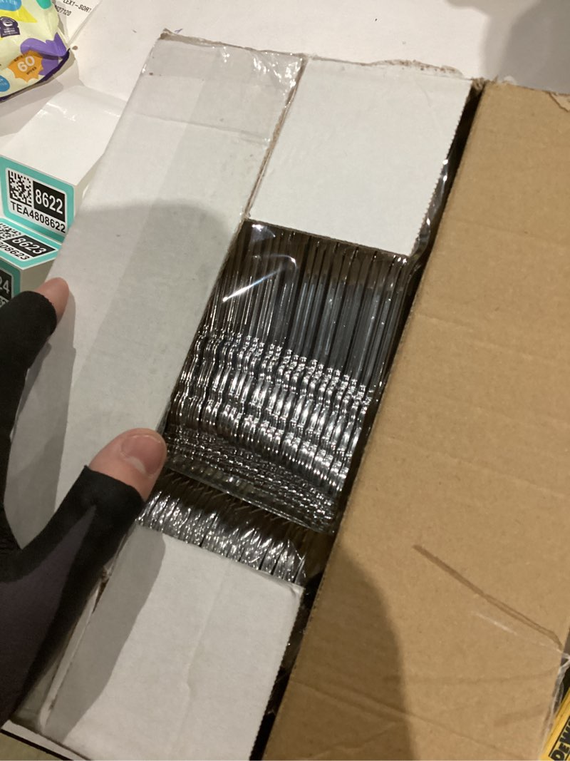 Condition photo showing Good Condition for WDF 360 Pieces Silver Plastic Silverware- Disposable Flatware - Heavyweight Plastic Cutlery- Includes 120 Forks, 120 Spoons, 120 Knives for Christmas Silver - Baroque