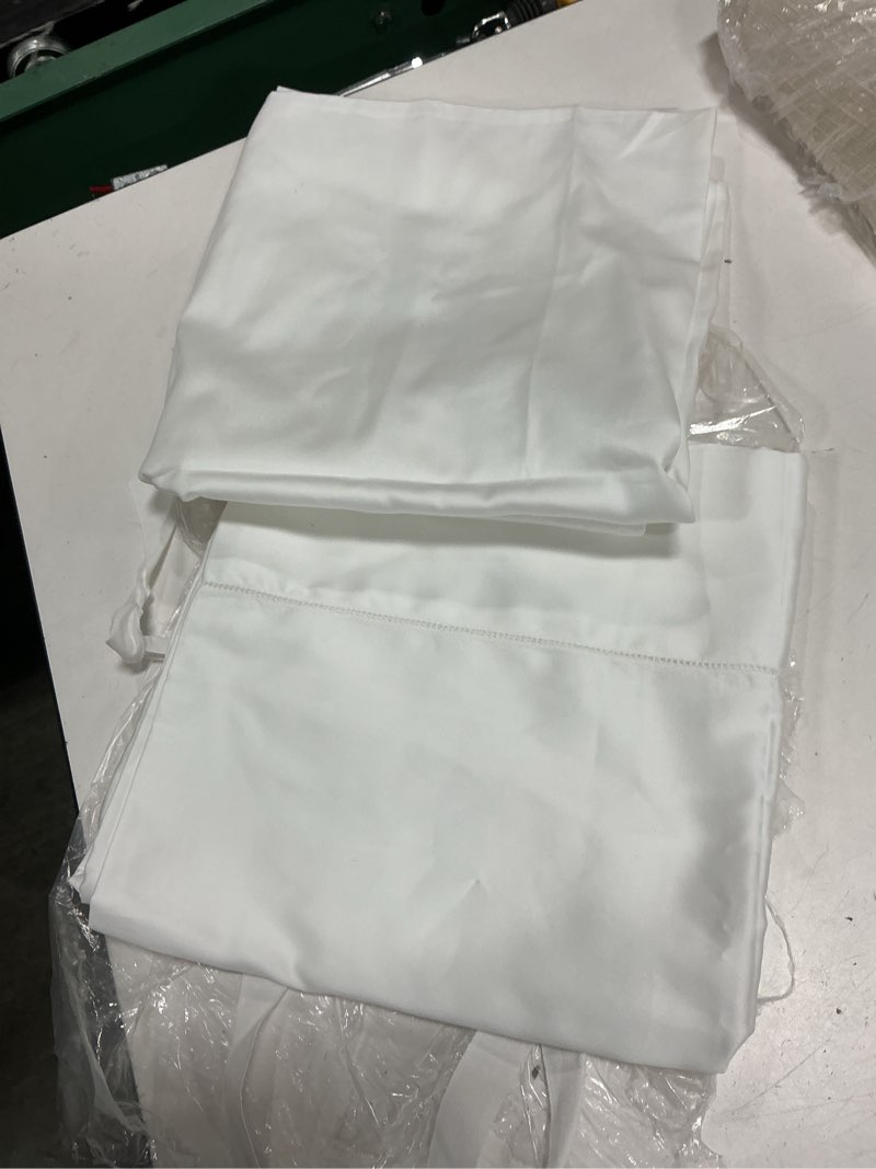 Condition photo showing Good Condition for quince european linen pillowcase set king, white 