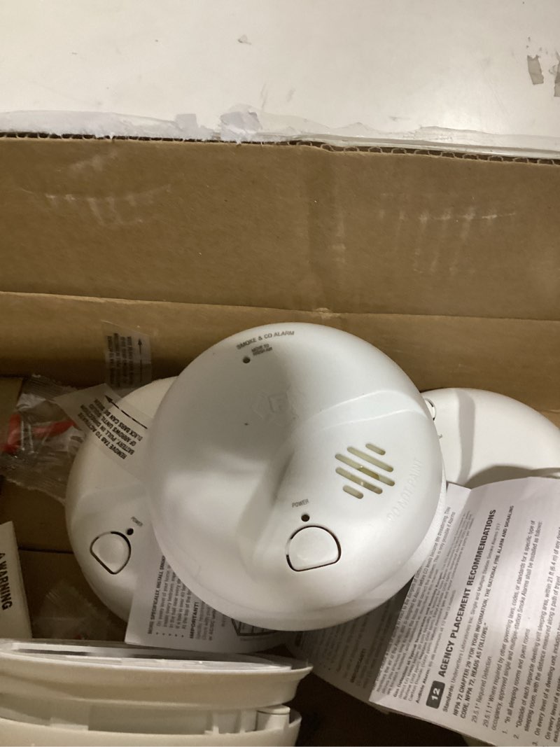 Condition photo showing Good Condition for First Alert SMICO100-AC Interconnect Hardwire Combination Smoke & Carbon Monoxide Alarm with Battery Backup, 6-Pack 6-Pack Precision Detection SMICO100-AC