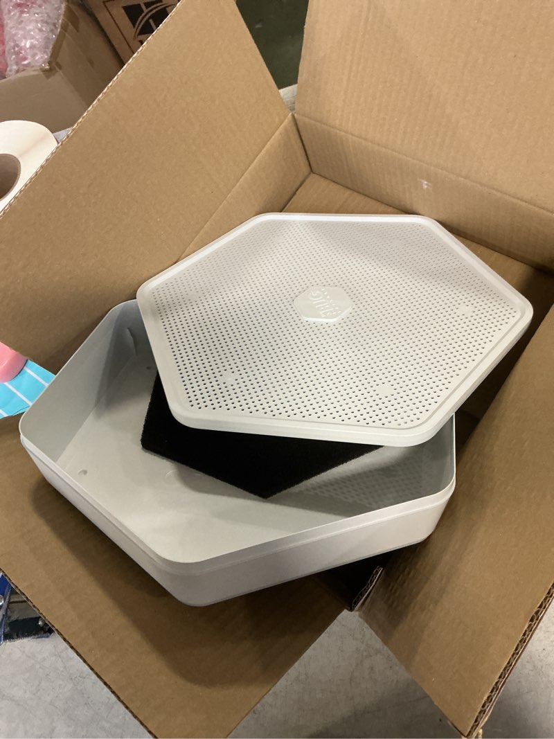 Condition photo showing Good Condition for KIT CONTAINS: 1 X MEALWORM TRAY 1 X CARBON FILTER X TWEEZERSKIT CONTAINS: I X MEALWORM TRAY X CARBON FILTER X TWEEZERS