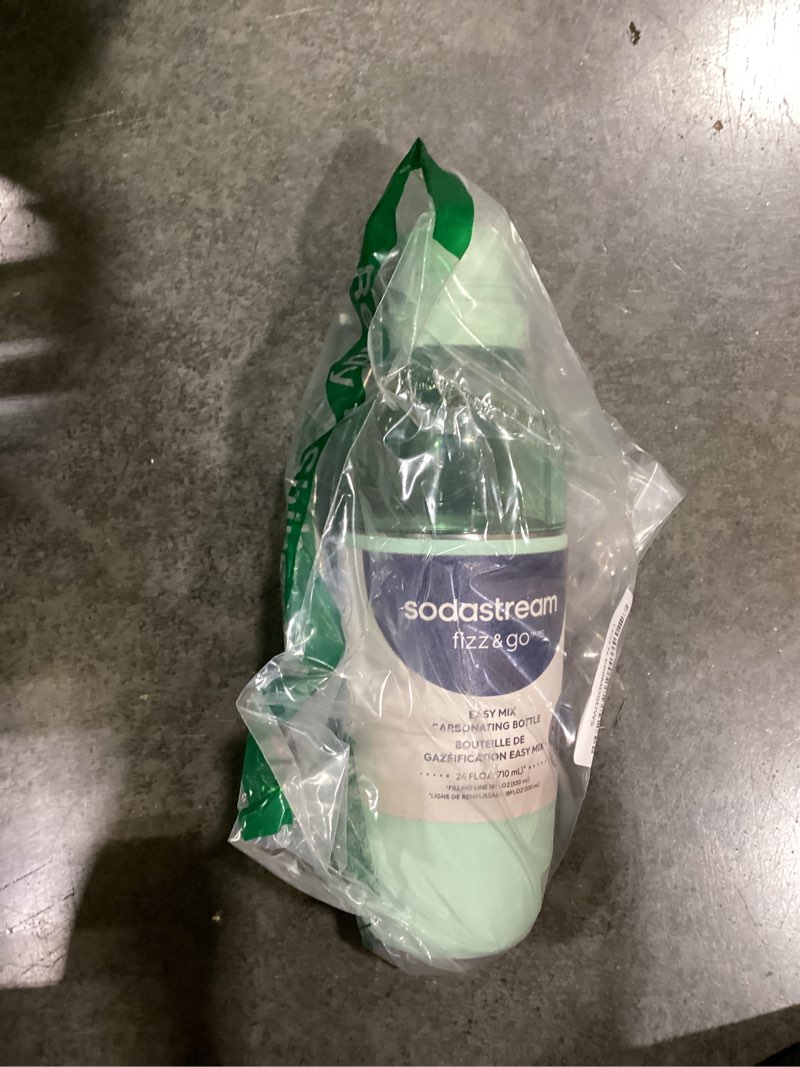 Condition photo showing New/Like New for sodastream® fizz & go easy mix carbonating bottle - mint, 23.7 fl oz