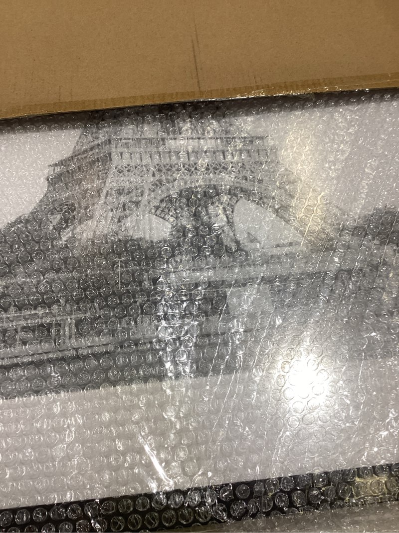 Condition photo showing Good Condition for upsimples 18x24 Picture Frame, Display Pictures 16x20 with Mat or 18 x 24 Without, Wall Hanging Poster Frames, Black, 1 Pack