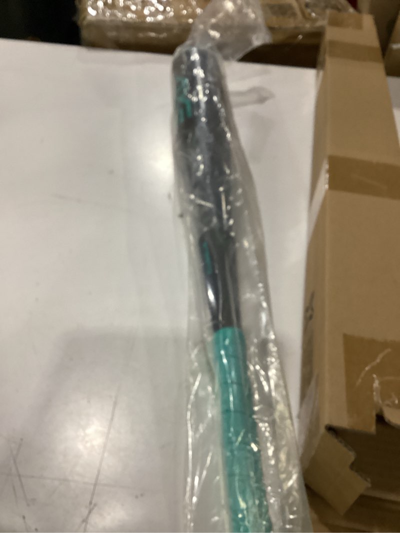 Condition photo showing New/Like New for axe | strato 3 | usssa baseball bat | drop -10 | 1-piece alloy | 2 3/4" barrel | axe handle 29"