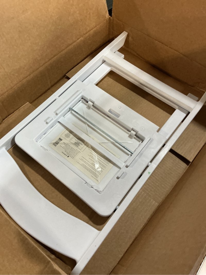 Condition photo showing Good Condition for Flash Furniture HERCULES Kids White Resin Folding Chair with White Vinyl Padded Seat White Set of 1