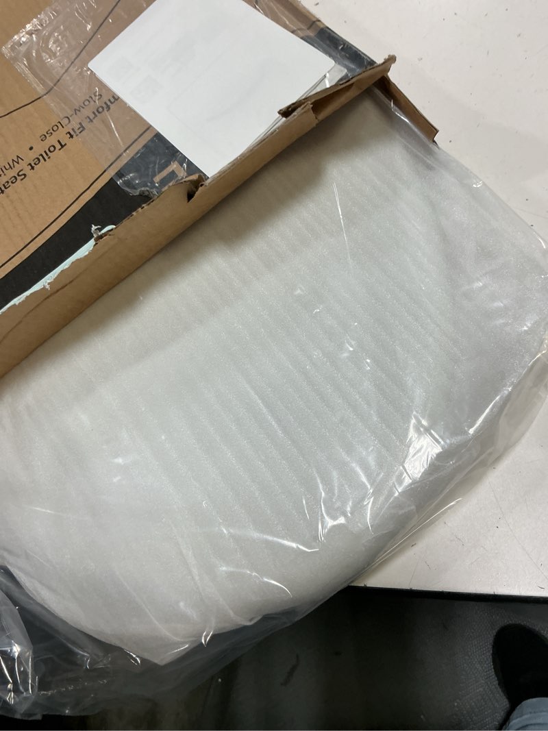 Condition photo showing Good Condition for luxe ts1008e elongated comfort fit toilet seat with slow close, quick release hinges, and non-slip bumpers (white)