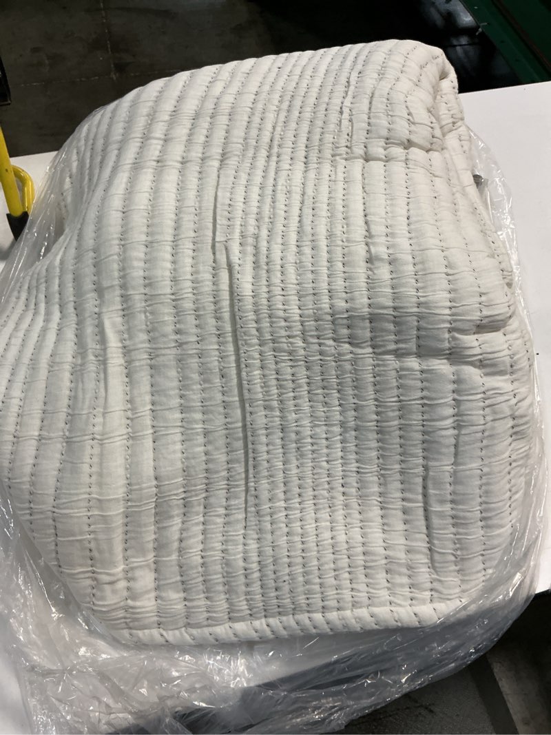 Condition photo showing Good Condition for quince organic cotton channel stitch coverlet set, king/cal king, undyed