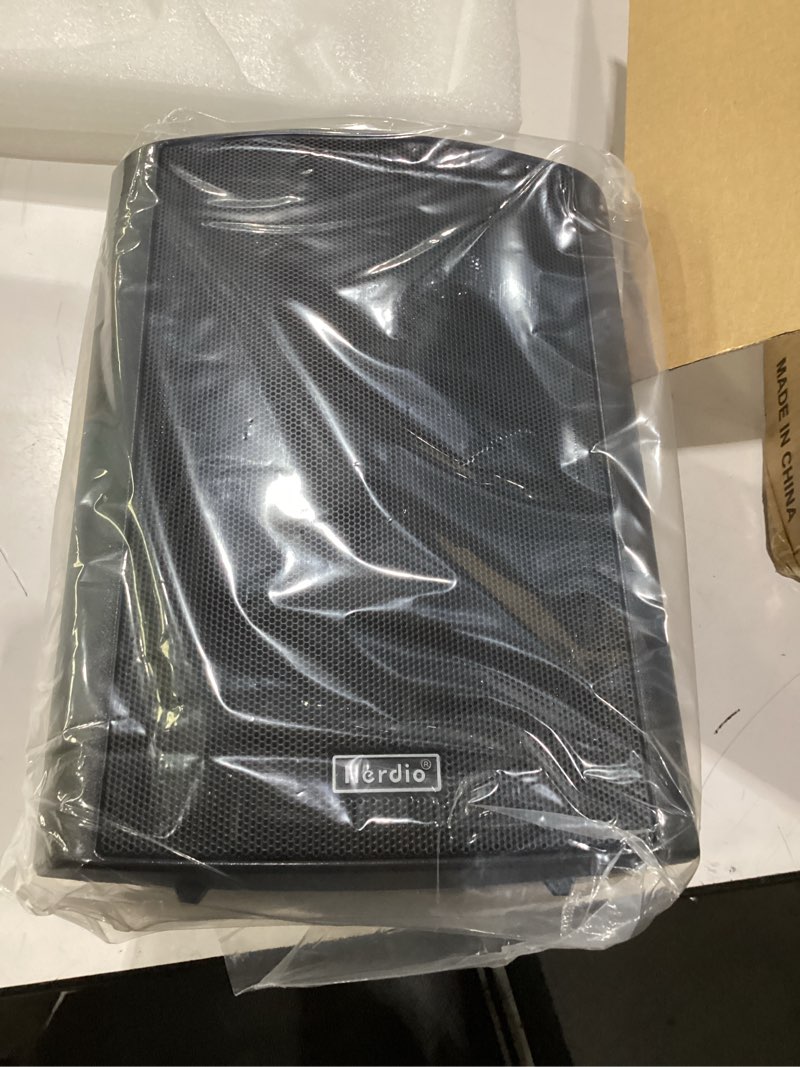 Condition photo showing New/Like New for herdio 5.25 inches 600 watts passive indoor outdoor speakers wired waterproof,wall mount speakers with loud volume suitable for patio,garden home theater,black (4 speakers)