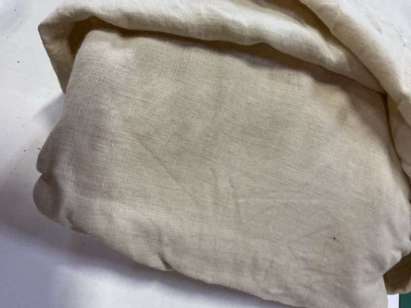 Condition photo showing Good Condition for european linen piped deluxe bedding bundle, queen, oat/espresso