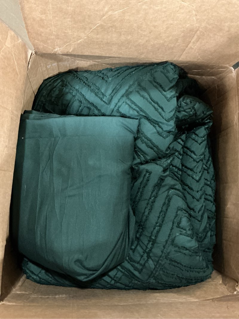 Condition photo showing As Is for andency queen comforter set 7 piece dark emerald green - bed in a bag queen boho lightweight fluffy tufted bedding sets with comforter, sheets, pillowcases & shams emerald green queen (90"x90")