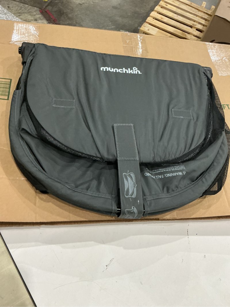 Condition photo showing Good Condition for munchkin brica baby travel pod, infant and baby travel essential for flying and car travelling, easy setup, portable, grey
