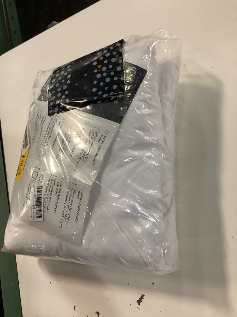 Condition photo showing New/Like New for luxclub 4 pc king size sheet set bed sheets deep pockets 18" wrinkle free cooling bed sheets machine washable hotel bedding silky soft - white king 01 - white king-extra deep pocket