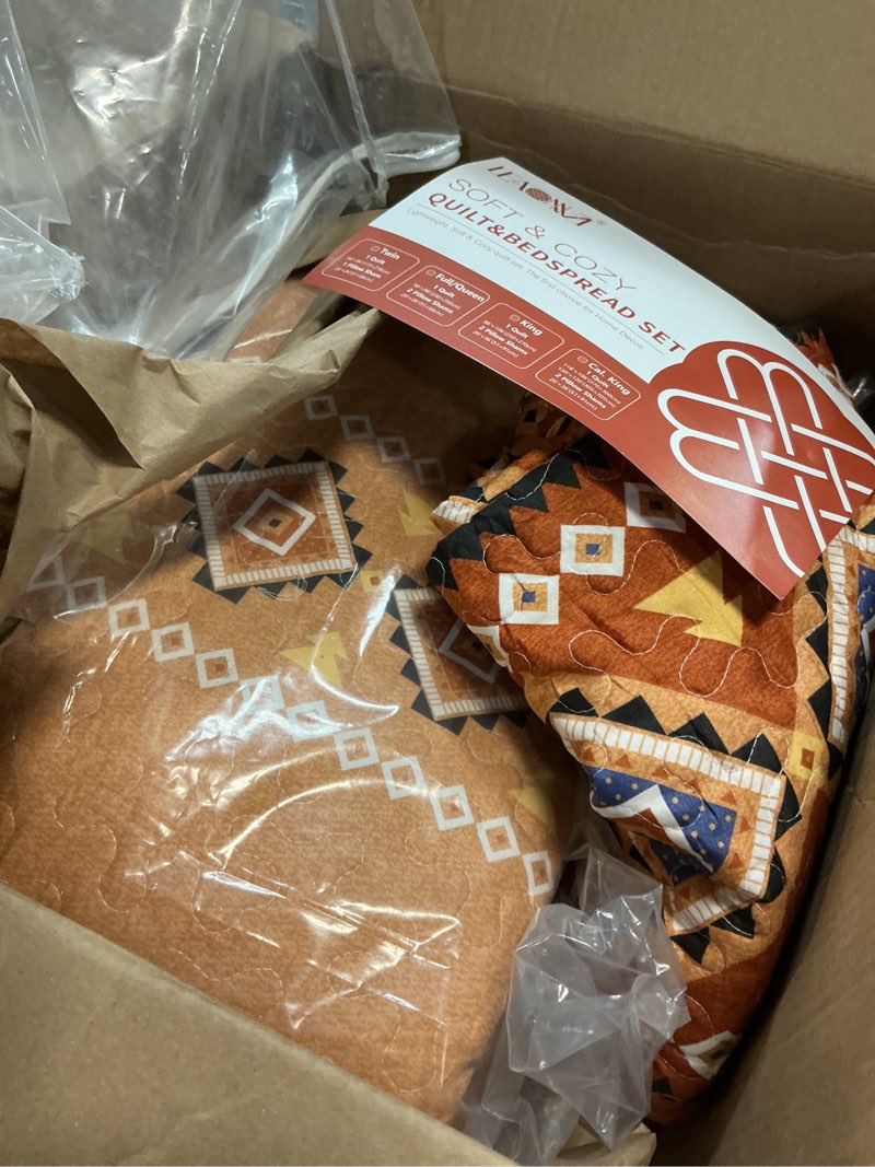 Condition photo showing Good Condition for 3 Pieces Quilt Set King Size Bedspread Burnt Orange/Rust Coverlet Lightweight Summer Comforter Microfiber Bohemian Bedding Set for All Season Oversized 98x106 Inch Bed Cover(1 Quilt, 2 Pillow Shams) Orange-dreams King (98''x106'')