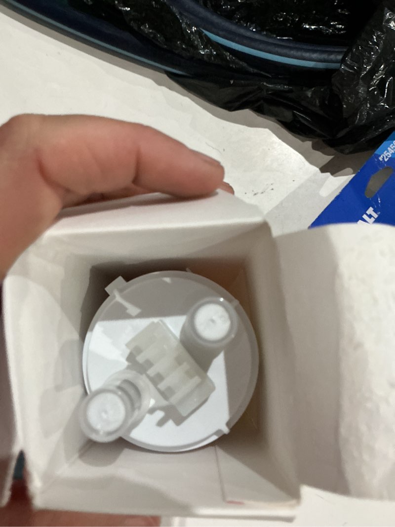 Condition photo showing As Is for frigidaire puresource 3 refrigerator replacement water filter for frigidaire wf3cb