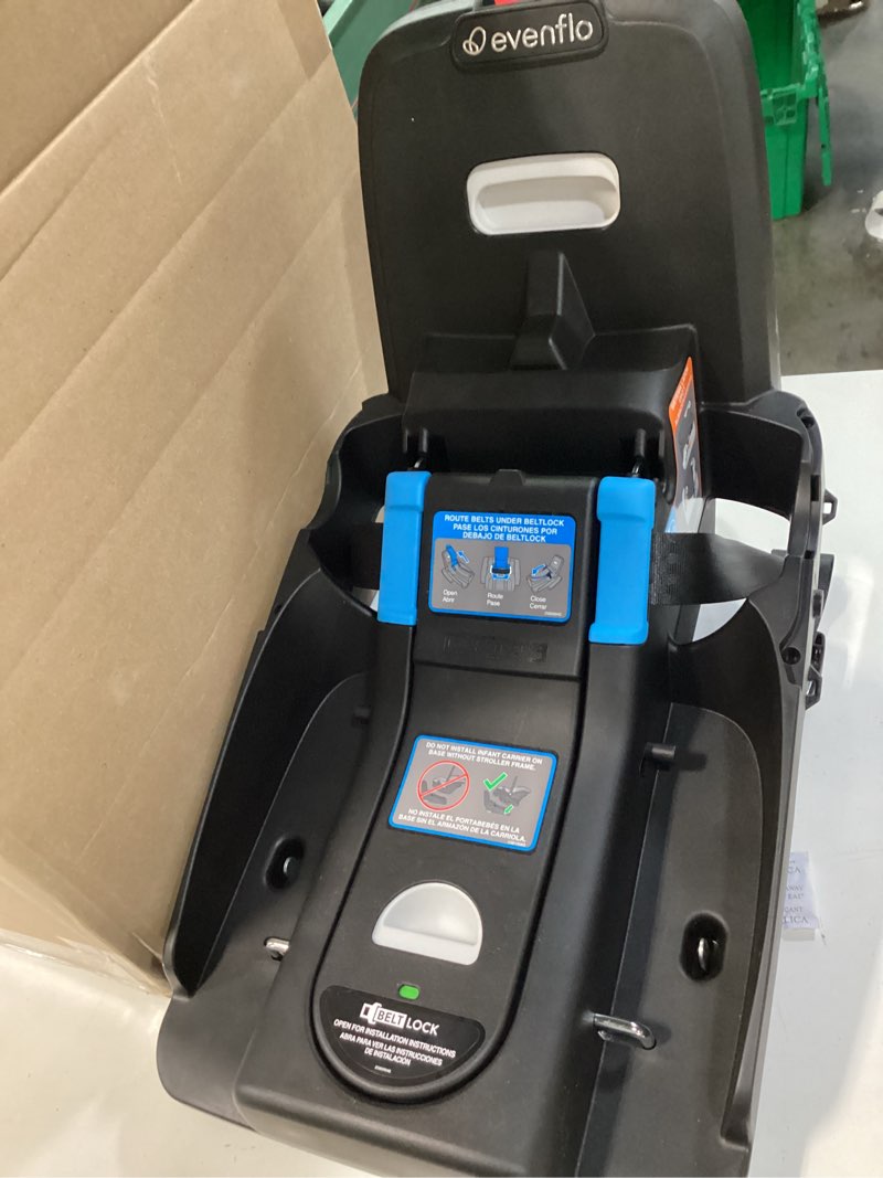 Condition photo showing Good Condition for Evenflo Shyft Dualride Base