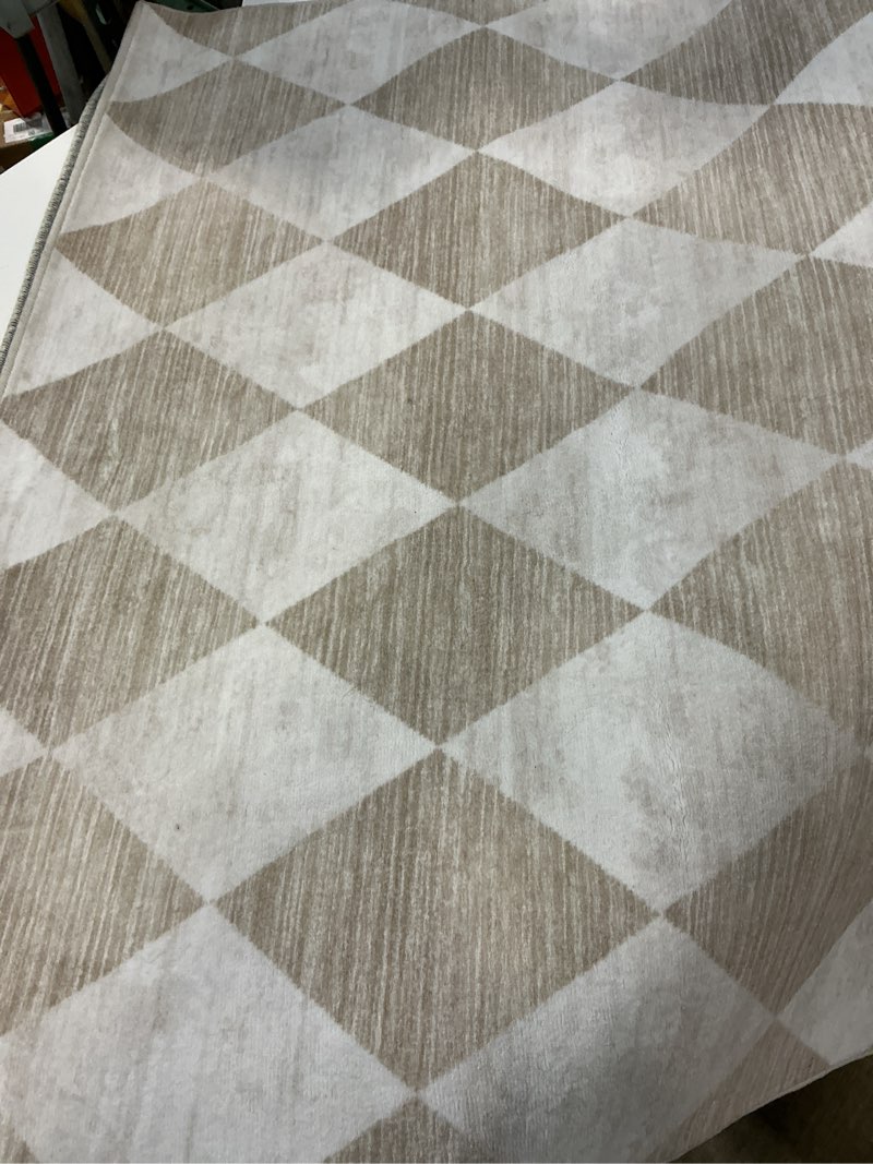 Condition photo showing Good Condition for adama vinyl floor mat/rug (zeezand_o 3”x6 “