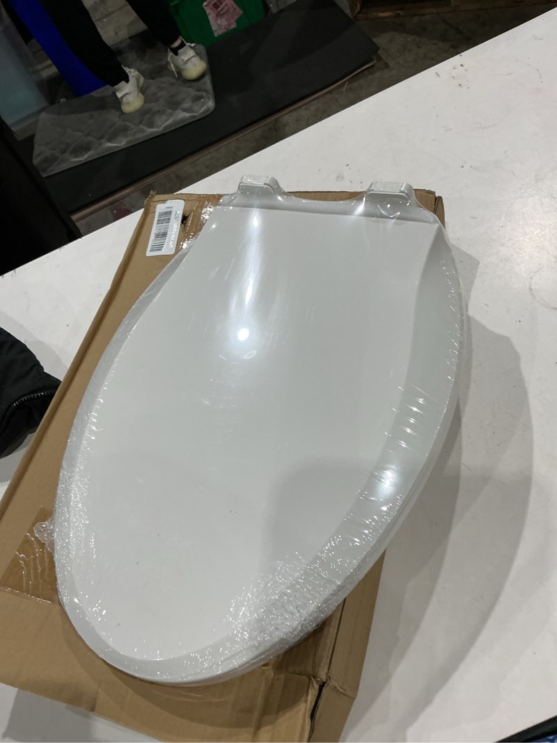 Condition photo showing Good Condition for elongated toilet seat slow close, quiet toilet seat cover with never loosen durable toilet seat lid easy to install & clean, polypropylene (pp), white elongated 18.5"