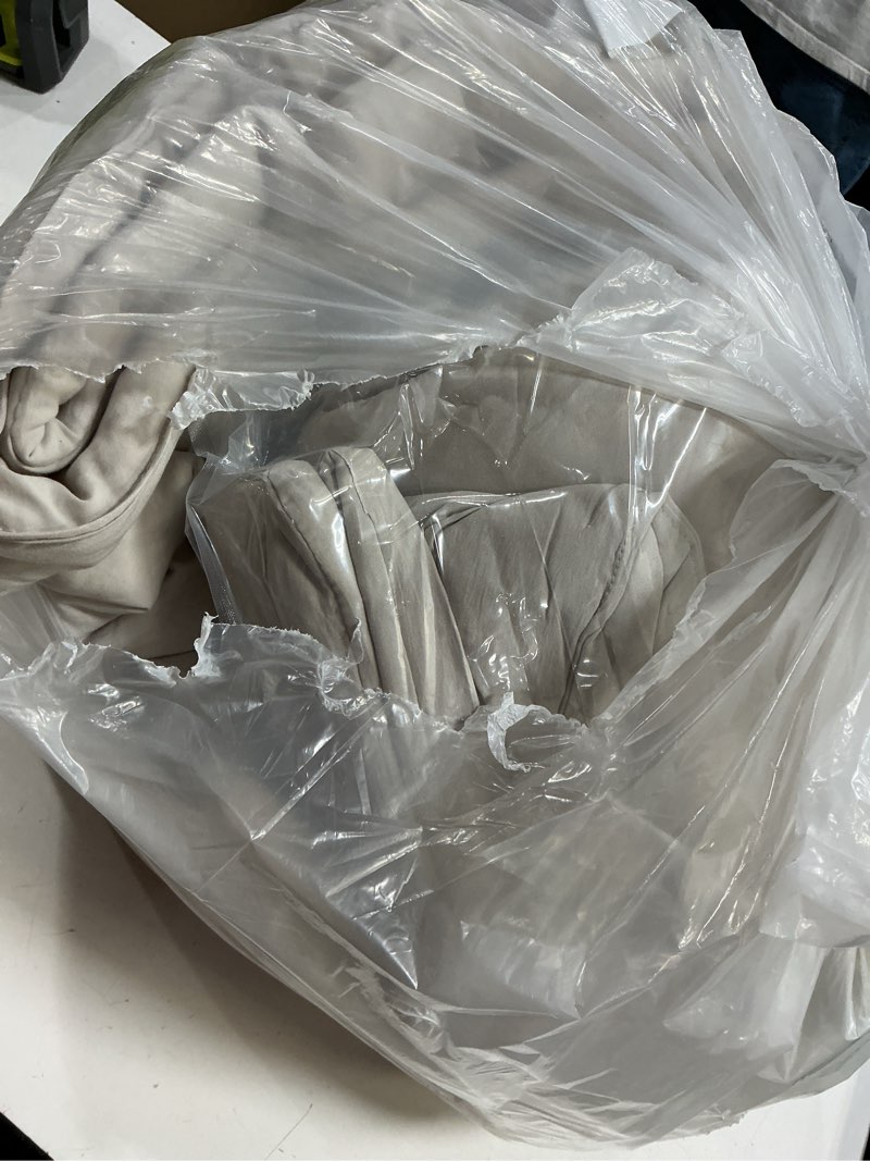 Condition photo showing Good Condition for wrensonge light oatmeal full size comforter, 7 pieces soft full size comforter sets- full comforter fitted sheet, flat sheet, 2 pillow shams, 2 pillowcases, warm bedding sets full all season light oatmeal 7pcs-full(80"*90")