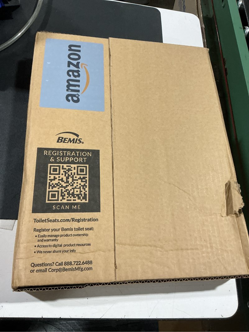 Condition photo showing New/Like New for bemis 500ec 390 toilet seat with easy clean & change hinges, 1 pack round, cotton white | durable enameled wood resists chipping & scratching, fits all standard round toilets, made in usa, 500ec 390 round minimalist