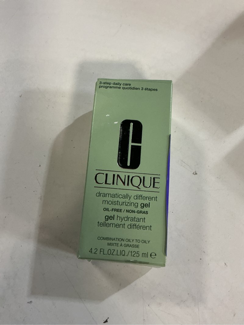 Condition photo showing New/Like New for Clinique 3-Step Dramatically Different Moisturizing Oil Free Gel For Combination Oily to Oily Skin Types