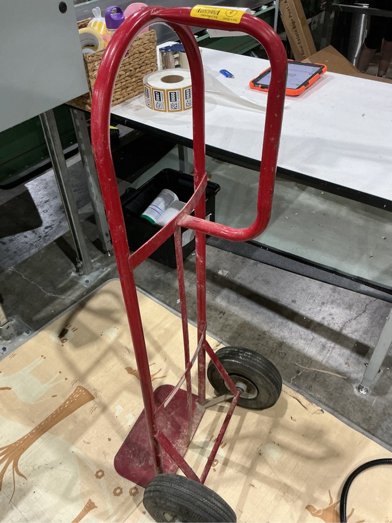 milwaukee 800-lb capacity 2 -wheel red steel heavy duty hand truck