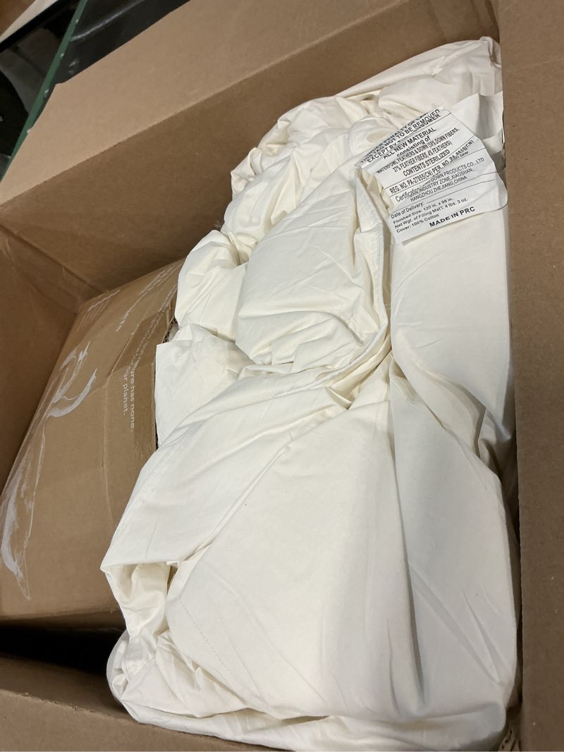 Condition photo showing As Is for APSMILE Oversized King Luxury 100% Organic Cotton All Season Down Feather Fibers Comforter, High Fill-Power Medium Warmth Duvet Insert (120x98, Ivory White) Oversized King Ivory White / Medium Warmth