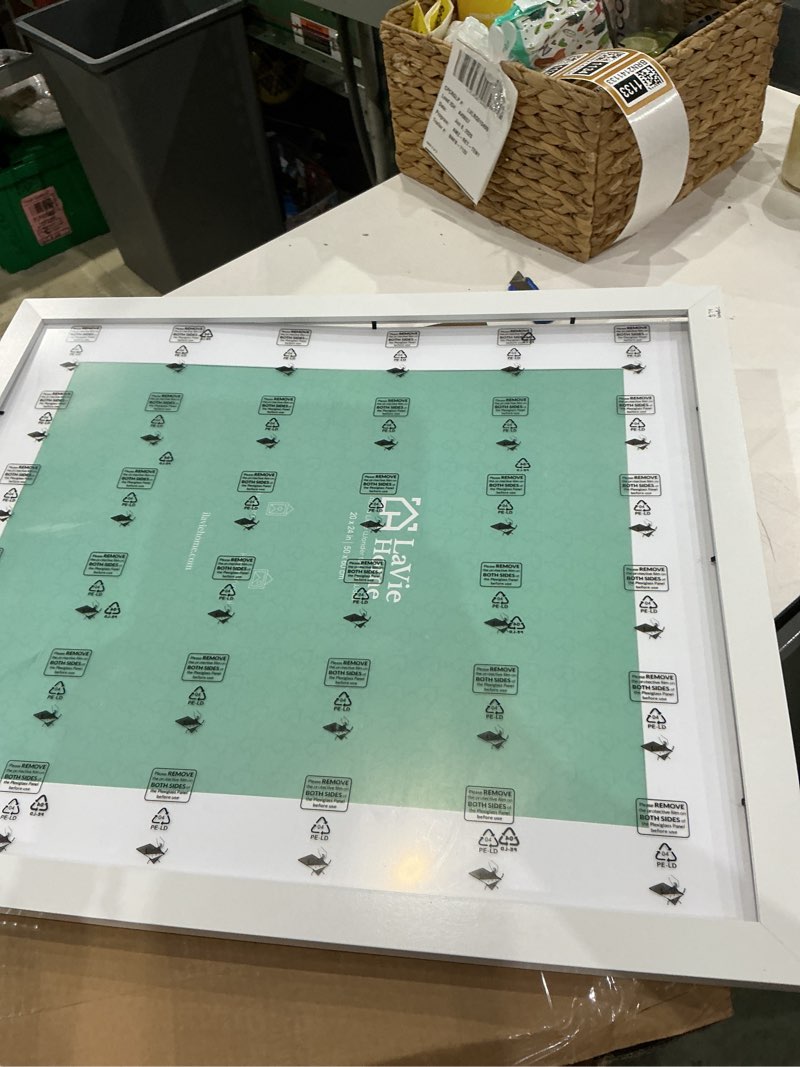 Condition photo showing As Is for lavie home 20 x 24 poster frame white, display pictures 16x20 with mat or 20x24 without mat, stable and sturdy picture frame and polished plexiglass, horizontal and vertical format of the wall?1 pack? 20x24 white
