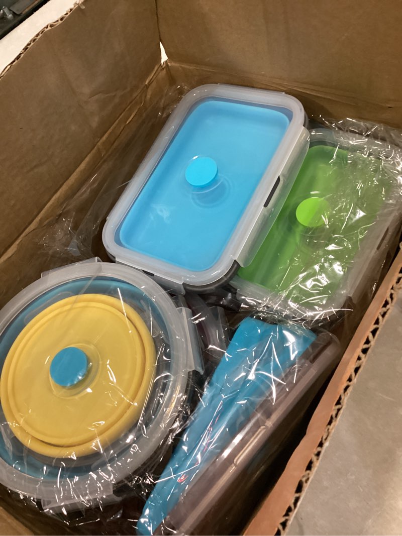 Condition photo showing Good Condition for collapsible food storage containers with lid & air vent, 16 pack, 8 rectangular + 8 round, annaklin foldable silicone lunch containers collapsible bowls set, microwave freezer dishwasher safe, 4-color 4 colors | assorted | 16pc