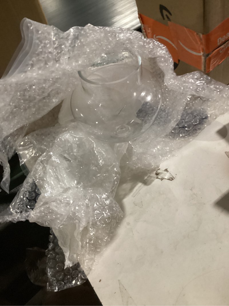 Condition photo showing Good Condition for Stella Baic Small Heart-Shaped Glass Apothecary Jars with Lids, Clear, 28 Fl. Oz (9" H x 5" D), Perfect for Candy Buffet, Home Decor, Bathroom Storage, Wedding Party 28 Ounces Style A