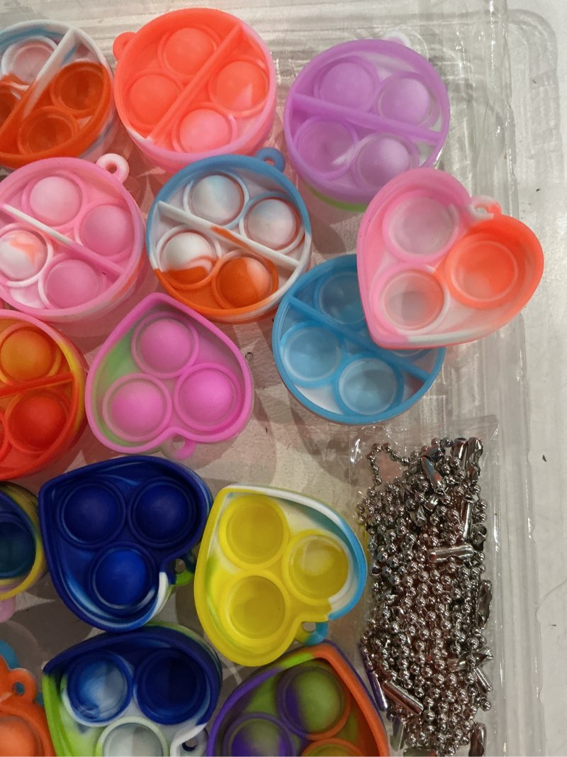 Condition photo showing Good Condition for onkull pop fidget keychain 30 pack ,mini fidget toys bulk ,sensory toys for kids ,party favors for kids 4-8,8-12 year ,back to school gifts for classroom ,birthday goodie bags stuffers