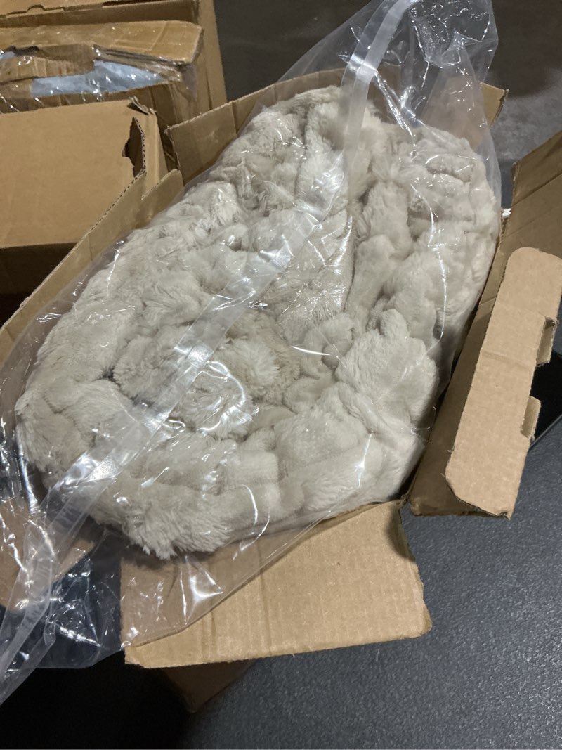 Condition photo showing New/Like New for phf ultra soft flannel fleece blanket twin size, lightweight 3d jacquard fleece blanket, no shedding, no pilling, luxury 340gsm aesthetic fluffy cozy bedding for bed room decor, 66"x90", french oak twin(66"x90") french oak