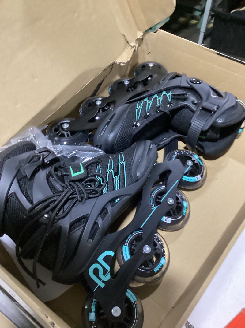 Condition photo showing New/Like New for roller derby aerio women's inline skates inline skates size 08 black/teal