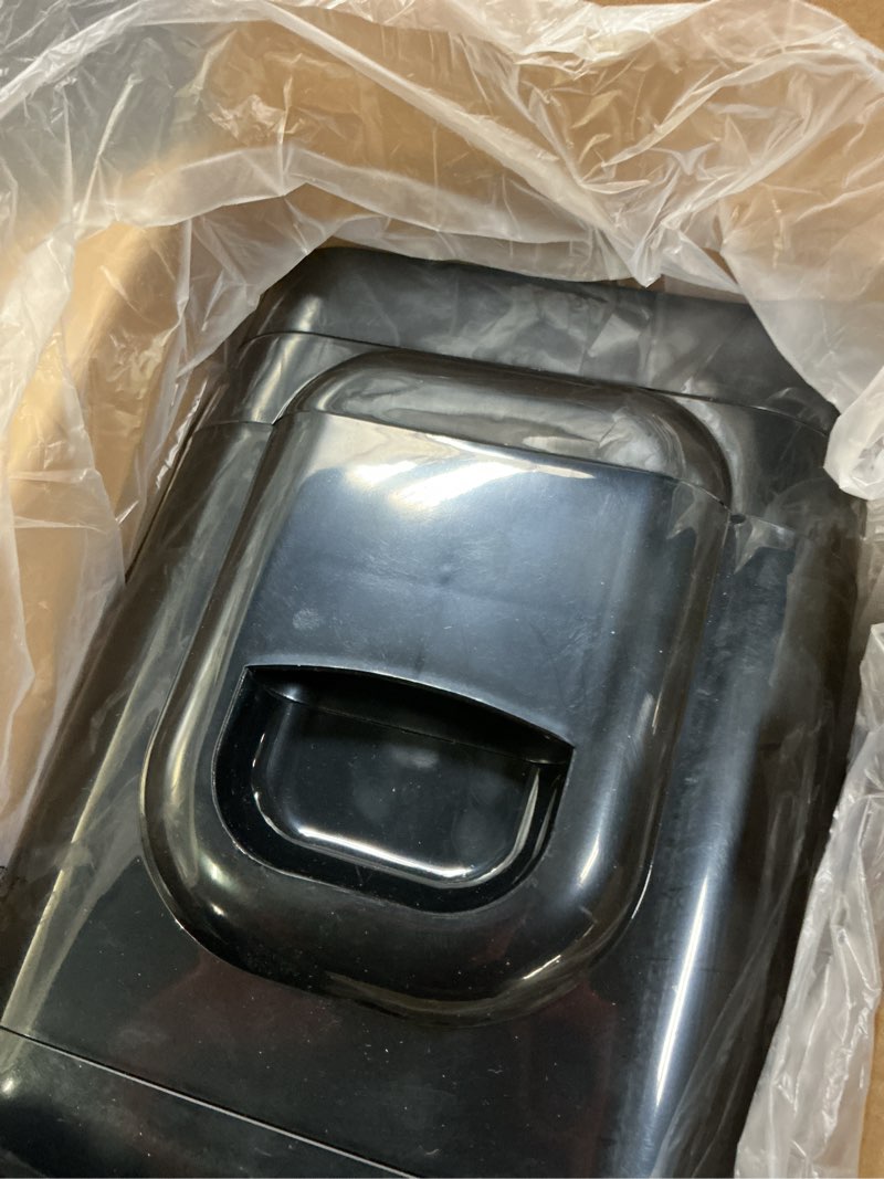 Condition photo showing Good Condition for beichen mini fridge, 4l/6 can small fridge with dimmable gaming light for bedroom,office,gaming room and car,ac/dc portable thermoelectric cooler & warmer for food, drinks, skincare,black