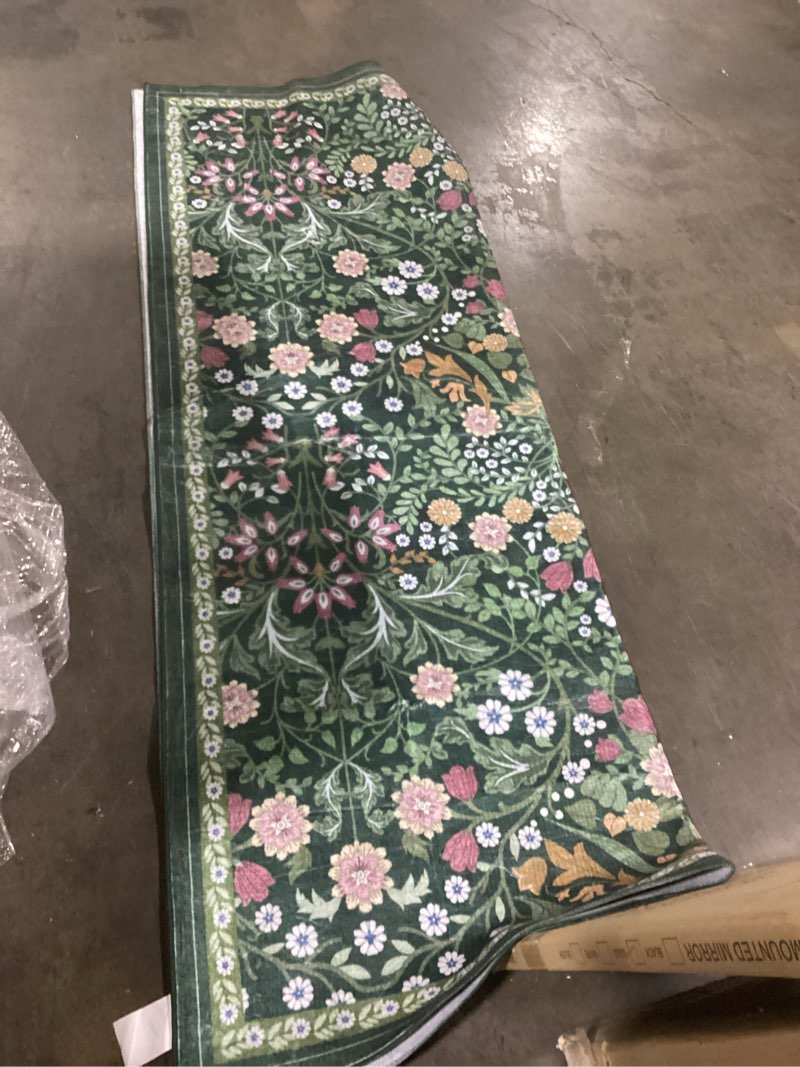 Condition photo showing Good Condition for area rug living room rugs: floral 5x7 washable rug vintage soft boho non-slip carpet indoor floor stain resistant large carpets for bedroom dining room farmhouse nursery hallway home office dark green dark green 5' x 7' (rectangular)