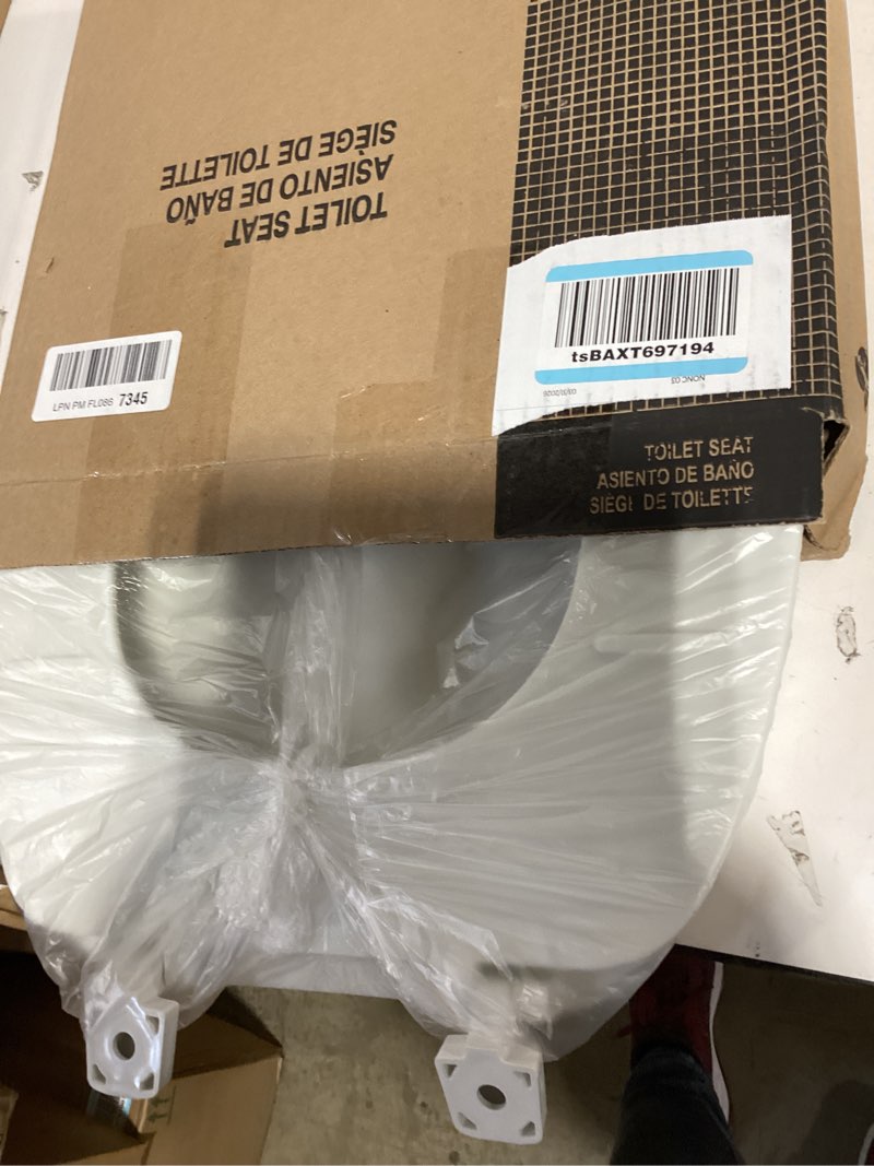 Condition photo showing New/Like New for bemis 170 durable plastic toilet seat, elongated, white