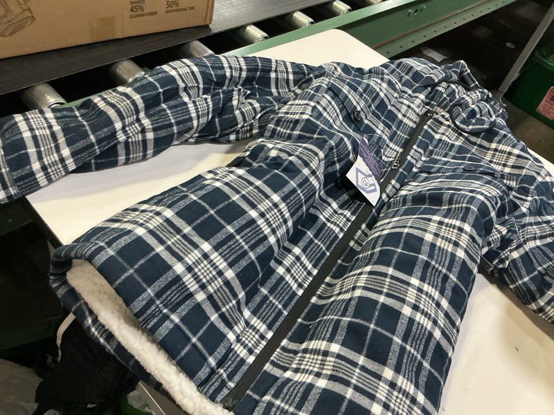 Condition photo showing Good Condition for G Gradual Men's Flannel Jacket Fleece Sherpa Lined Hoodies Zip Up Plaid Shirt Warm Winter Jackets for Men with Zipper Pockets Medium Black Navy