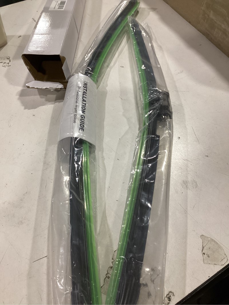 Condition photo showing New/Like New for emithsun® 26"+21" sprayer wiper blades automotive front windshield wipers replacement for lincoln aviator 2020-2023,not heated easy diy install (set of 2) 26+21(sprayer wiper)