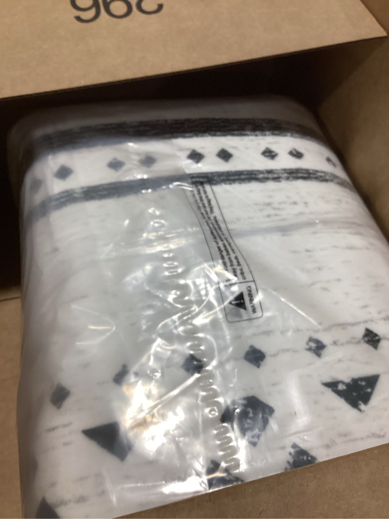 Condition photo showing New/Like New for BESTSWEETIE 6x9 Area Rugs for Living Room Washable Moroccan Farmhouse Neutral Geometric Low Pile Non-Slip Soft Print Pattern Rug for Bedroom Kitchen Dining Room Entryway Grey/Black/Navy Grey/Black/Navy 6' x 9' (Rectangular)