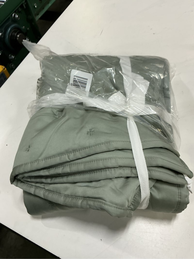 Condition photo showing As Is for bamboo dream quilt set, king/cal king, eucalyptus