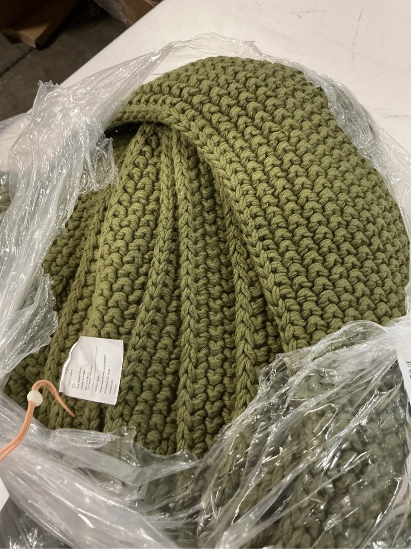 Condition photo showing Good Condition for cotton fisherman throw