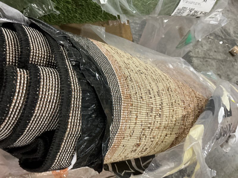 Condition photo showing Good Condition for Home Dynamix Royalty Vega Contemporary Geometric Area Rug, Black/Brown, 6'5"x9'5" Black/Brown 6'5" x 9'5" (Rectangular)